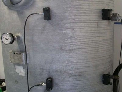 Tank mit 4 Acoustic Emission Sensoren
